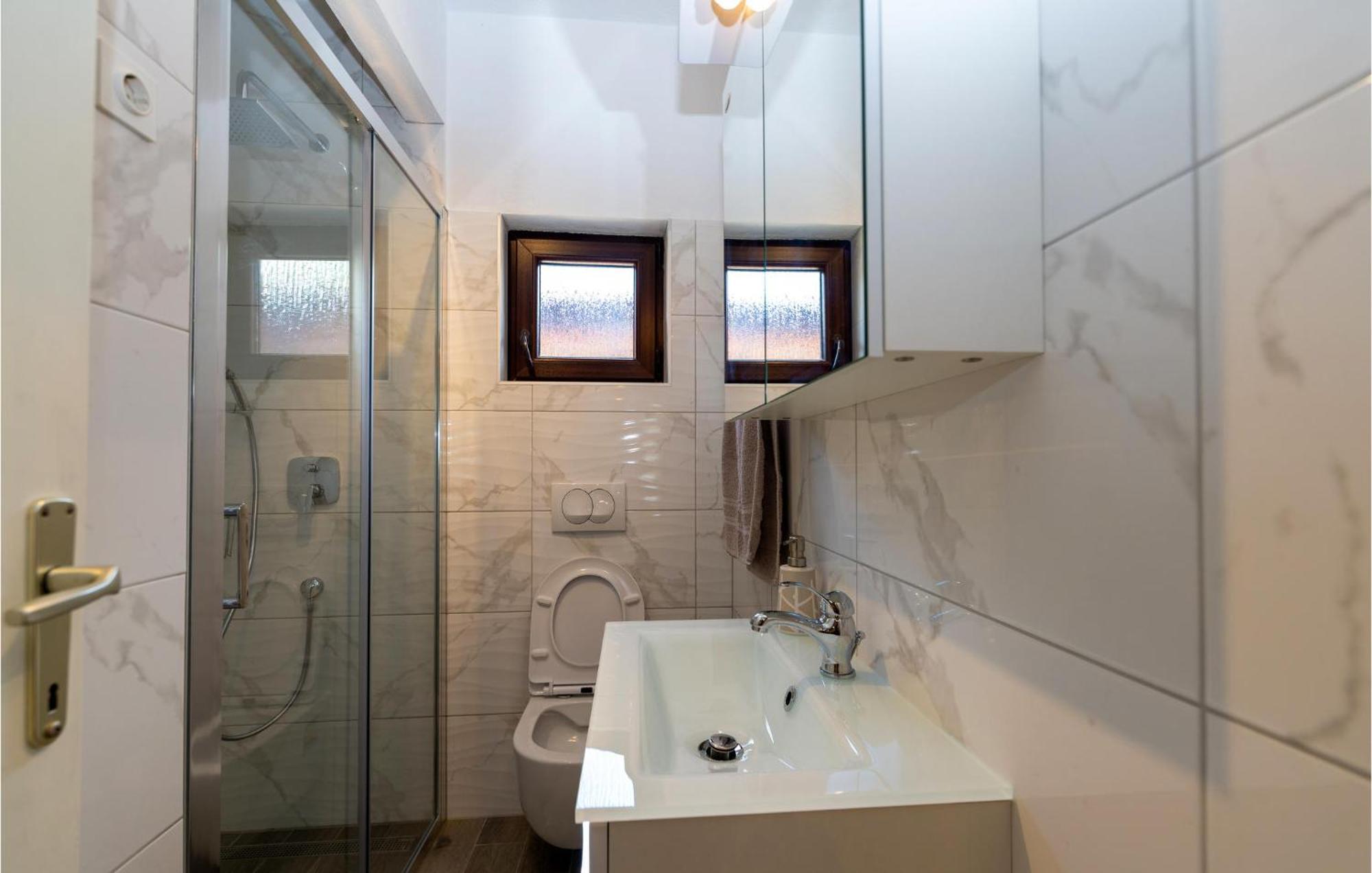 Lovely Apartment In Rovanjska With House Sea View Esterno foto