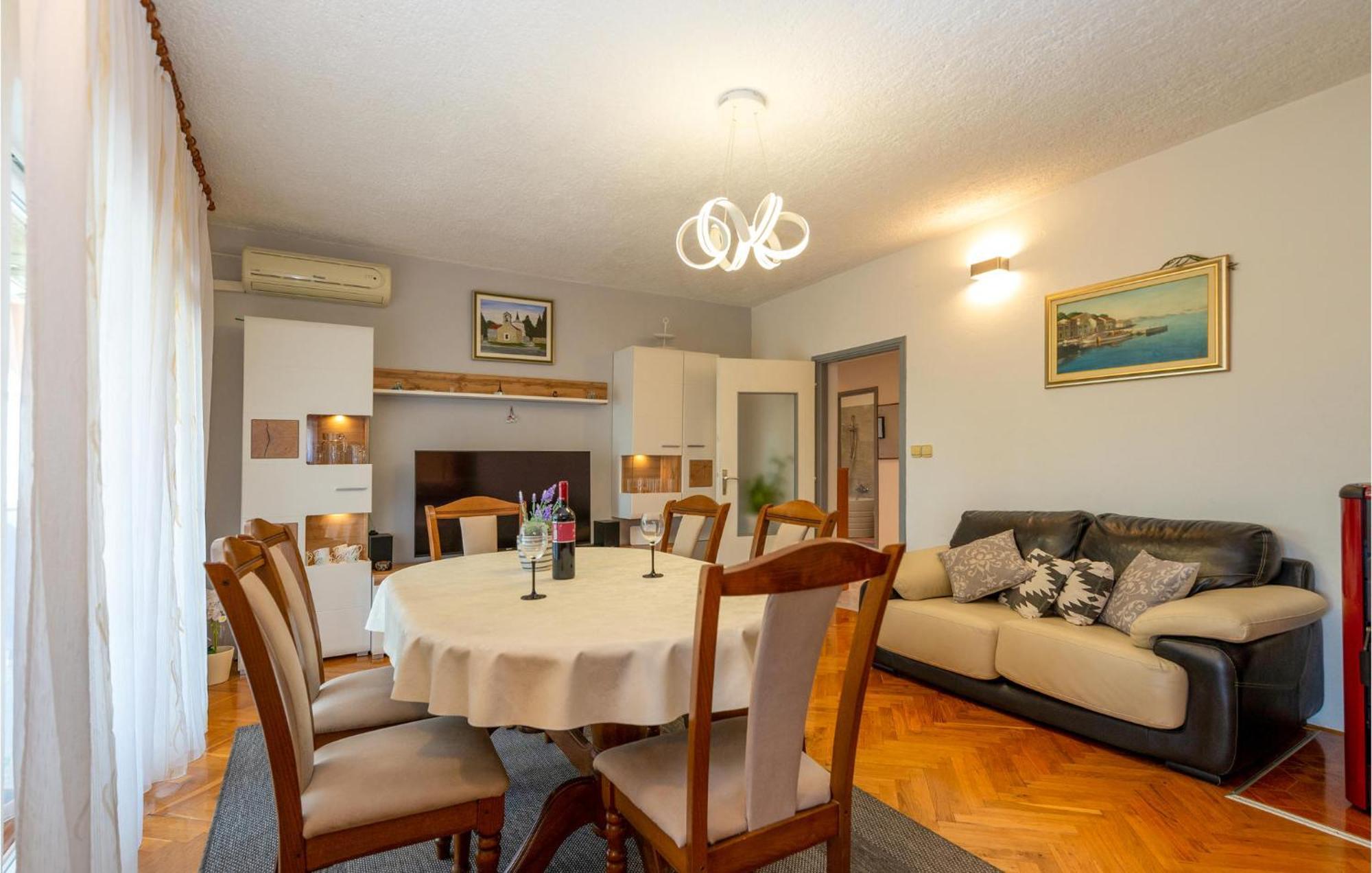 Lovely Apartment In Rovanjska With House Sea View Esterno foto